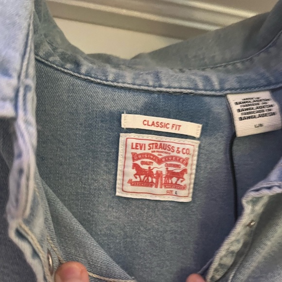 levi’s NWT size large blue denim pearl button up shirt - Picture 6 of 9
